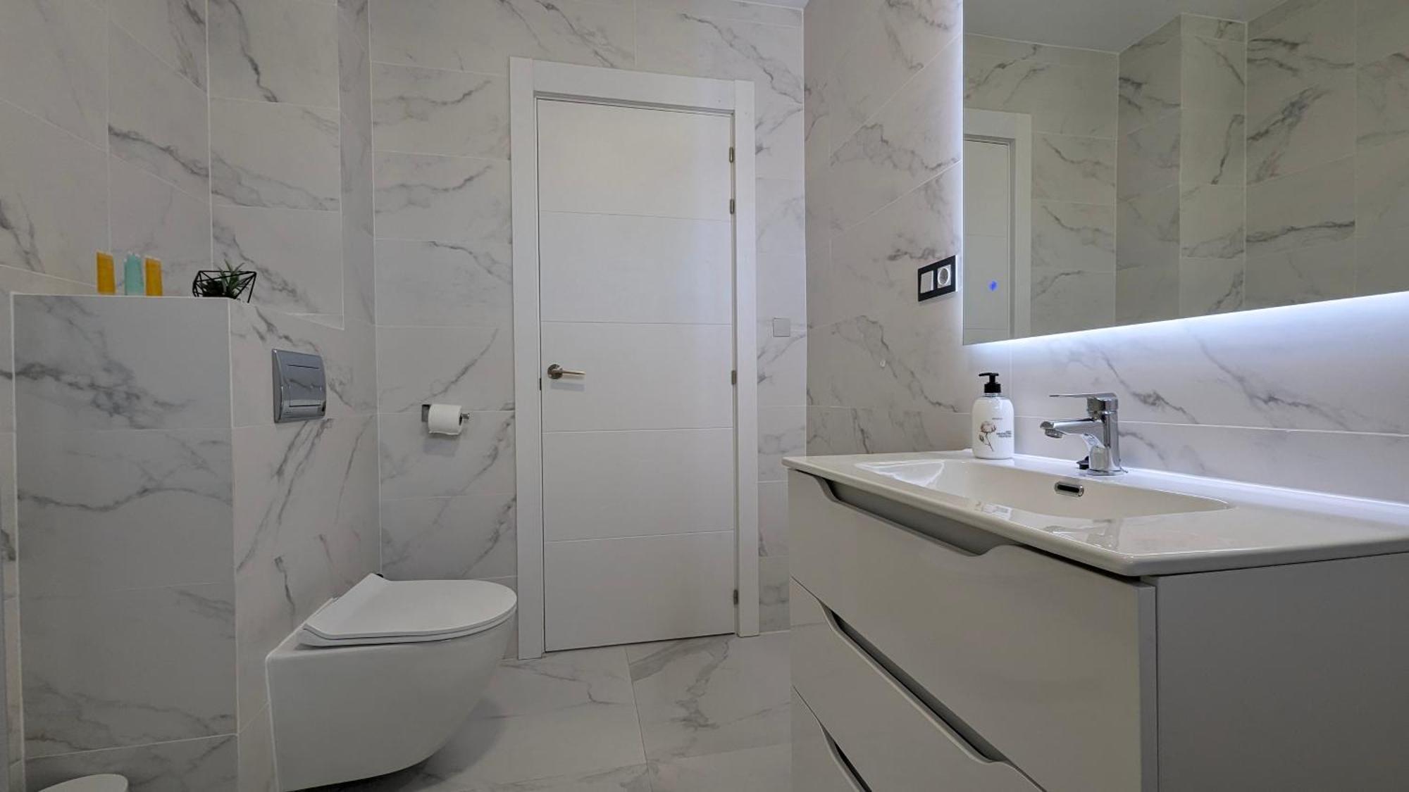 בנידורם Las Arenas Sea Front Apartments מראה חיצוני תמונה