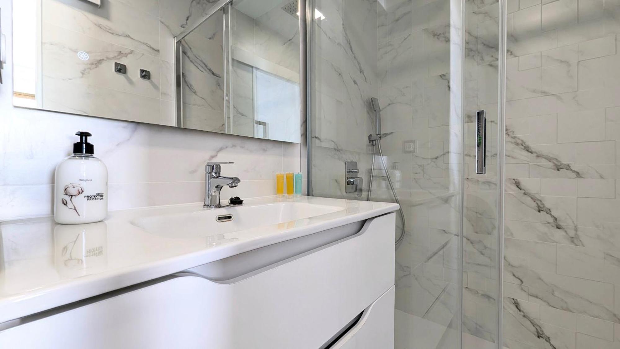 בנידורם Las Arenas Sea Front Apartments מראה חיצוני תמונה